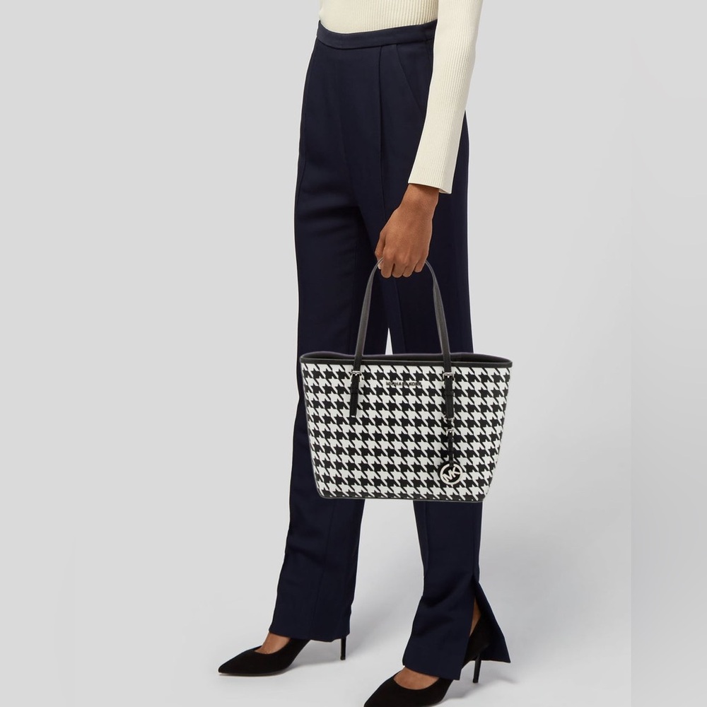 Michael Kors Houndstooth Jet set tote w/ dusty - Picture 3 of 17
